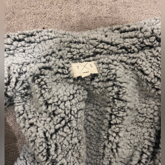 fuzzy puffer vest, bluish gray color - Picture 3 of 3